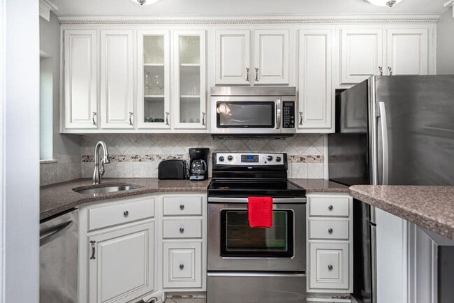 Photo - 300 W Peachtree St NW Unidad ID1299363P