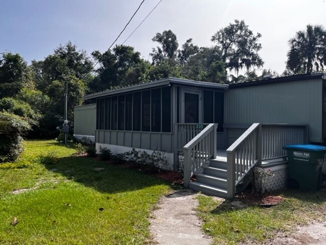 Building Photo - 3 Bedroom 1 Bath Mobile Home