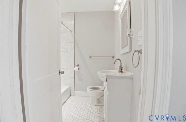 308 Maple Ln