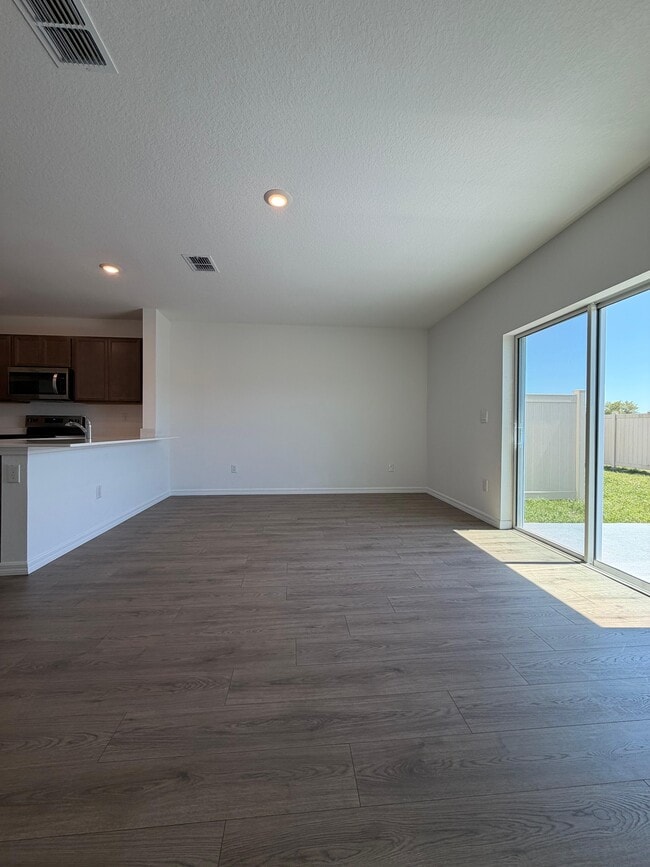 Building Photo - 17260 English Chestnut Way