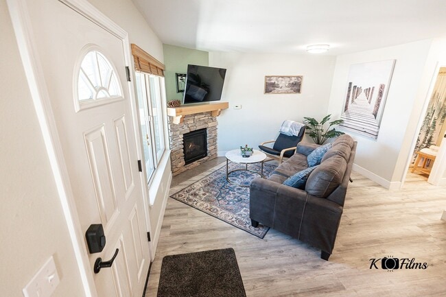 Photo - 360 Galaxy Ln Unit D