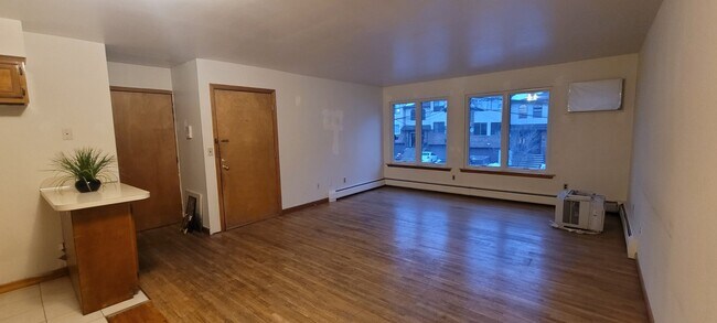 Photo - 219 Roosevelt St