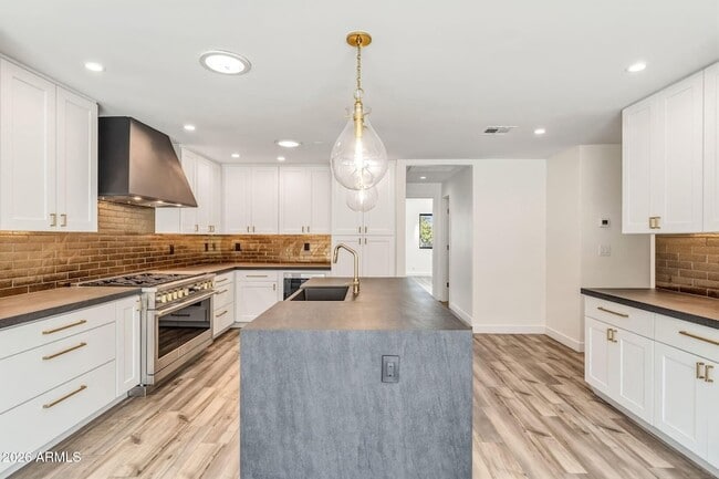 Photo - 9046 N 28th St