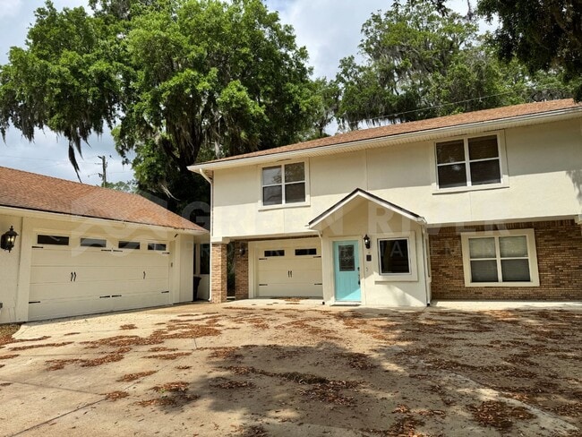 Building Photo - Amazing 4 bedroom home with St Johns River Views Available Now!