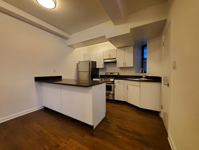 Photo - 150 Remsen St Unit B