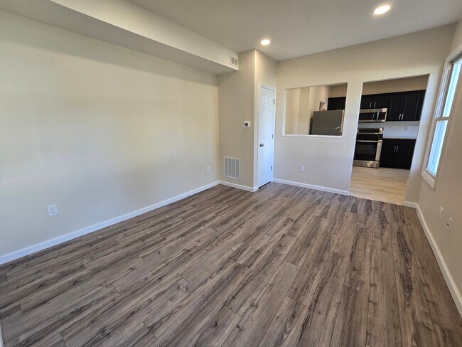 Photo - 316 Columbia Blvd Unit 4