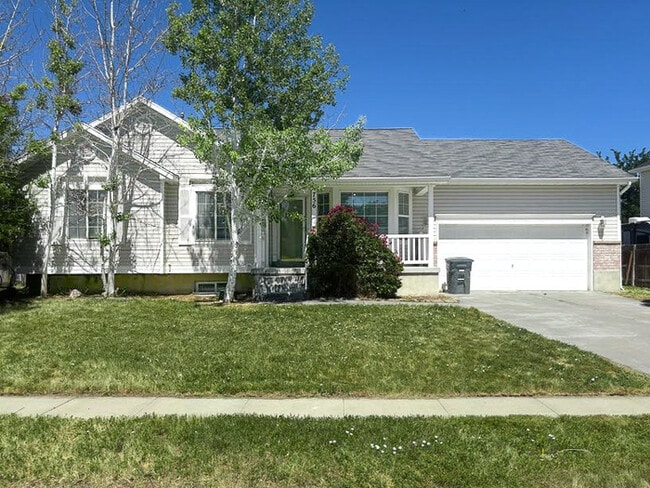 Spacious 5-Bedroom Home in Stansbury Park ... - Spacious 5-Bedroom Home in Stansbury Park ...
