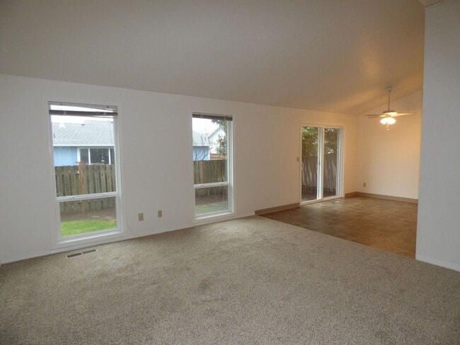 Photo - 3 bed Home in Keizer!