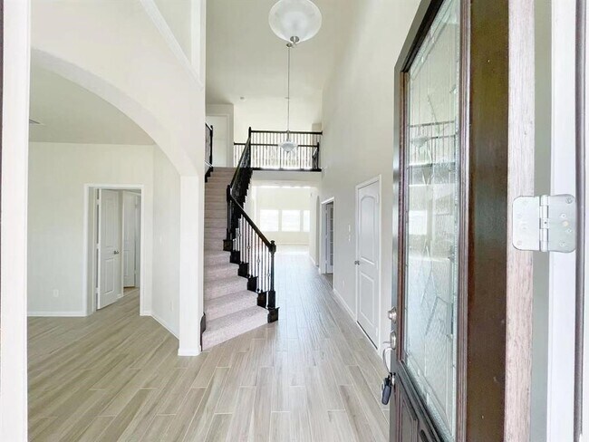 Photo - 4403 Silvergrass Ln