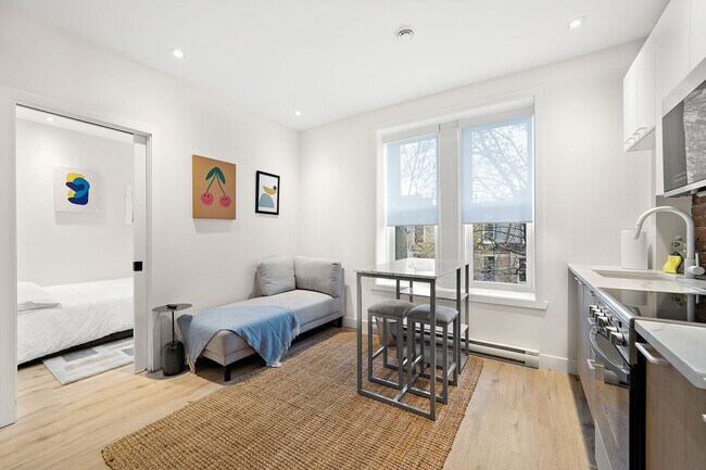 Photo - 3722 Av. Laval Unit 5