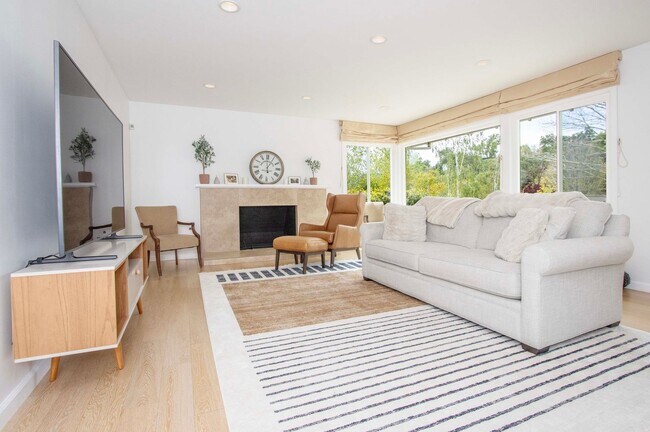 Photo - Stellar Location in Flats of Kentfield