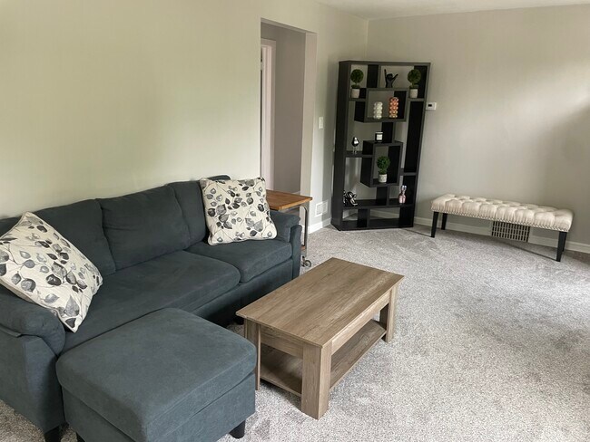 6713 W Dixon St Unidad Furnished Upper