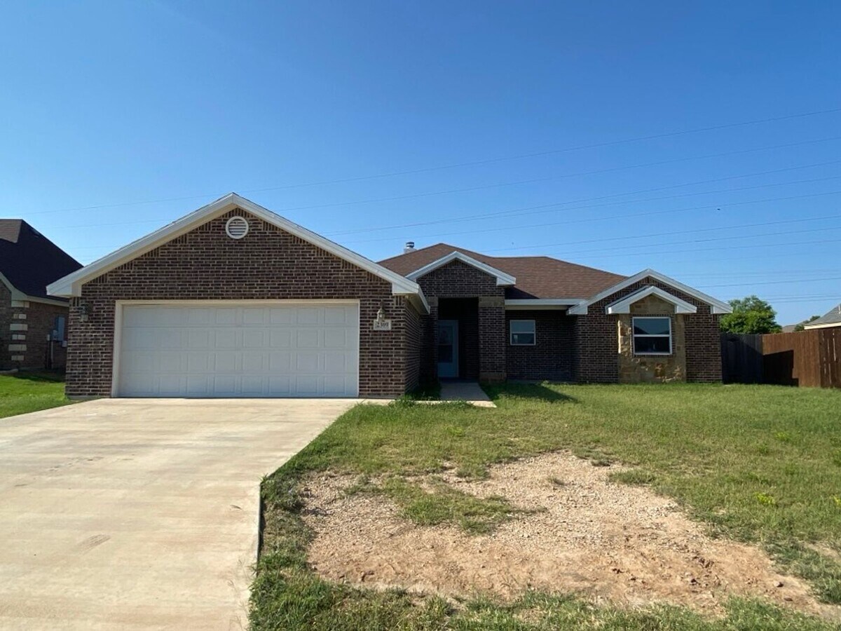 Beautiful and Spacious 4 bedroom 2 bath Ho... - Beautiful and Spacious 4 bedroom 2 bath Ho... House