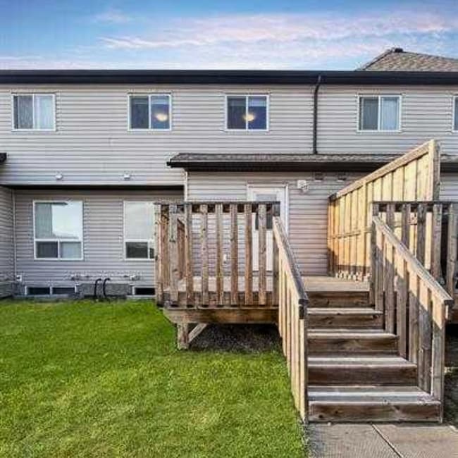 Photo - 8823-8896 96 Ave Unité T-05 8823 96 Avenue