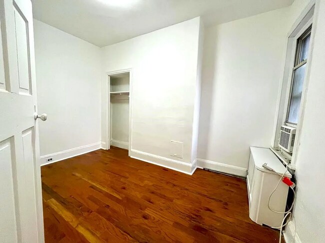 Photo - 2127 Tasker St Unidad 2