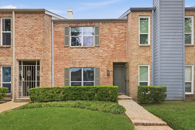 Photo - 1011 Fountain View Dr