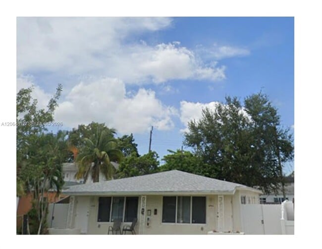 Building Photo - 16982 NE 21st Ave Unit 16982