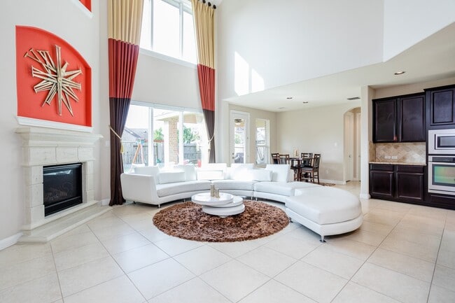 Building Photo - 4622 Regal Shadow Ln