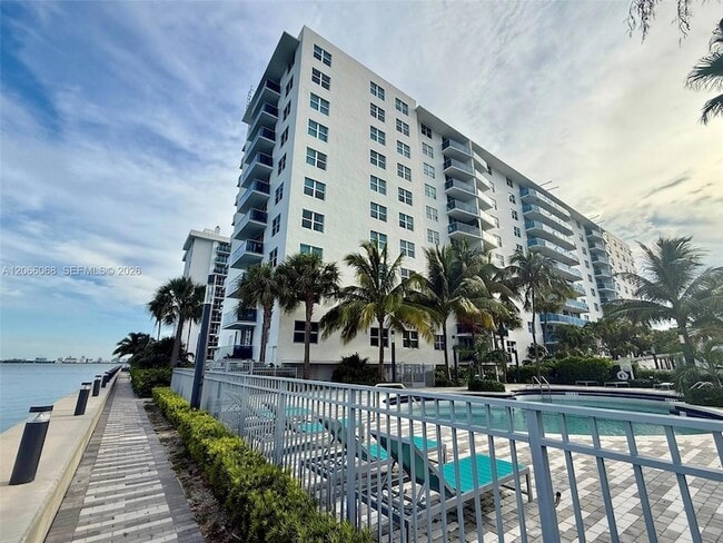 Photo - 7501 E Treasure Dr Unit 3H