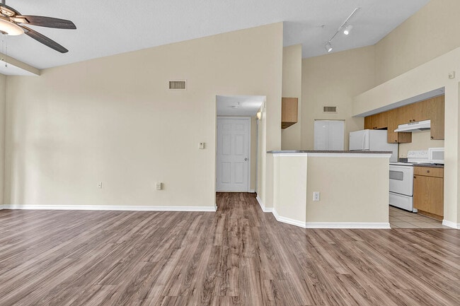 Photo - 521 Villa Cir Unit 521