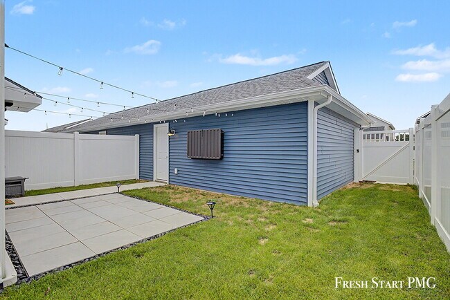 Photo - 3-Bed with 2.5 Baths in Rockford's Serene Setting with Fenced in Yard