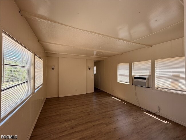 Photo - 8205 Suncoast Dr