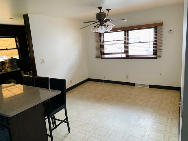 Photo - 114 E 23rd St