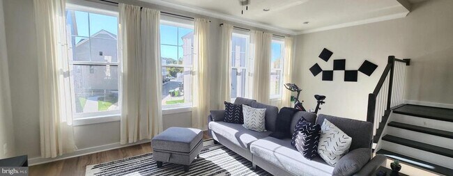 Photo - 219 Willis St