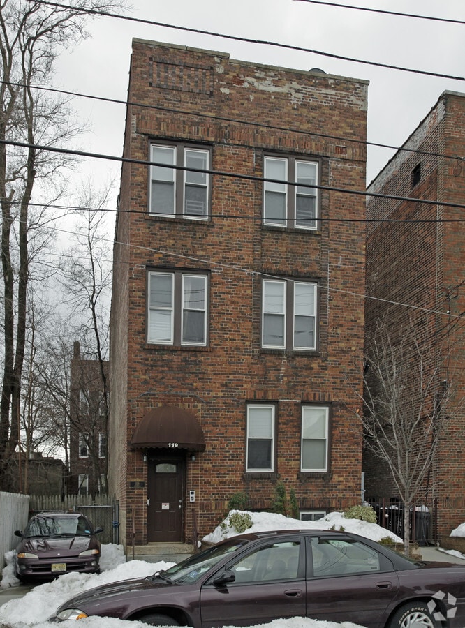 Photo - 119 Roosevelt Ave Apartments