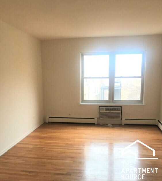 Building Photo - 6830 N Sheridan Rd Unit 250 Rental