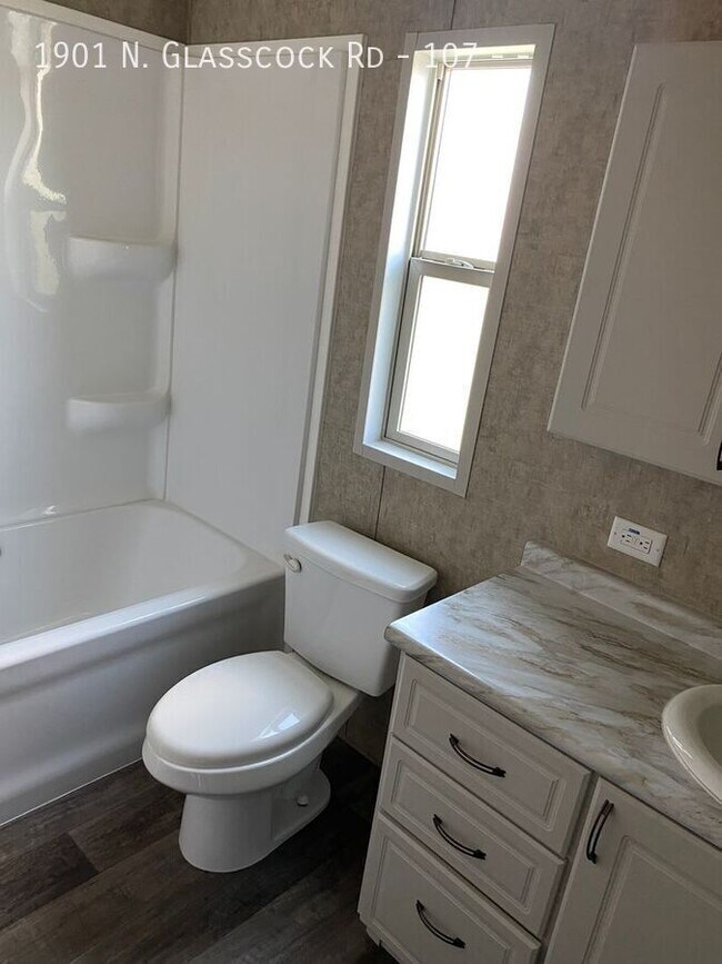 Photo - 1901 N Glasscock Rd