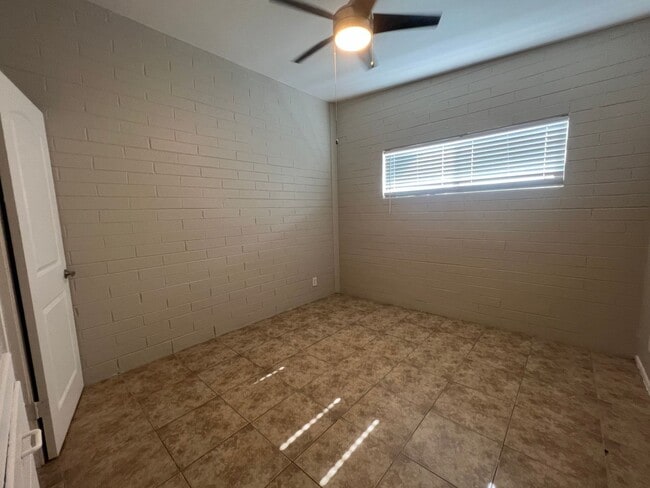 Photo - 906 S Mariana St