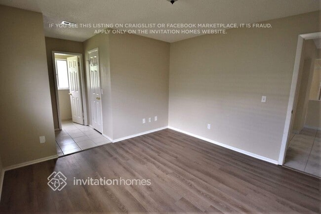 Photo - 218 Chutney Dr