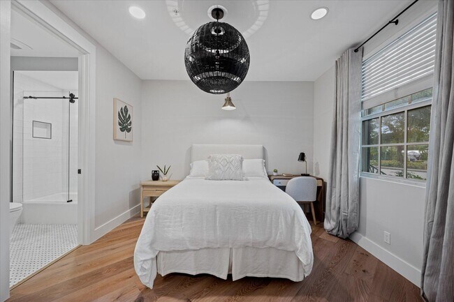 Photo - 376 W Mallory Cir