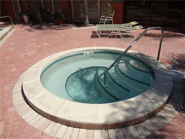 Photo - 2885 Winkler Ave Unit 603