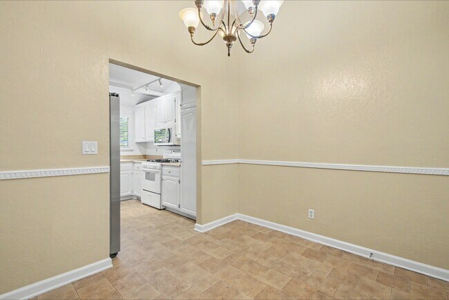 Photo - 21019 Gresham St Unidad 22