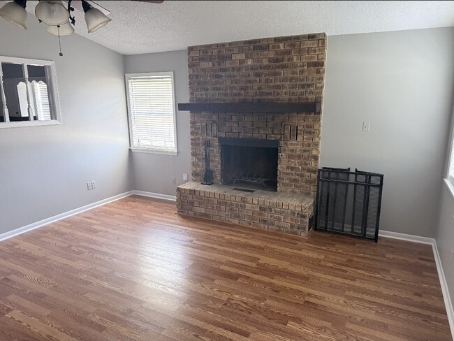 Photo - 107 Crystal Dr