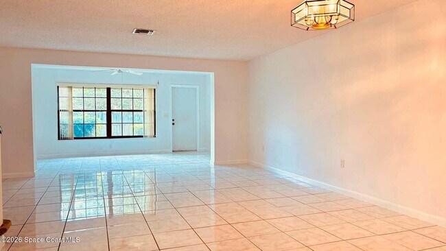 Photo - 125 Kings Way