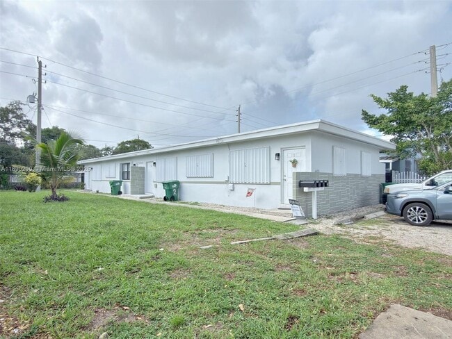 Building Photo - 1010 Opa-locka Blvd Unit 3