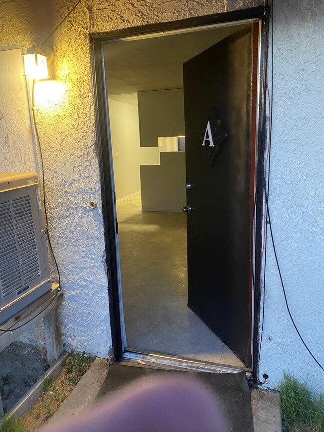 Photo - 424 W Wilson Ave