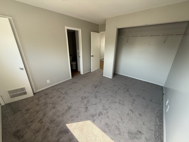 Crescent Court Apartments | One Bedroom