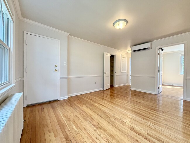 Photo - 914 Green St Unit 2