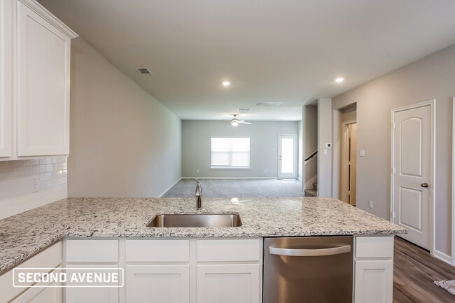 Photo - 2112 Meadow Dr