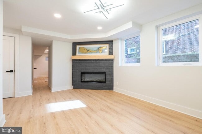 Photo - 113 Madison St NW