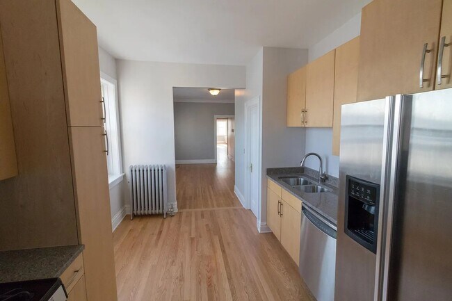 Photo - 4709 N Washtenaw Ave Unit 3