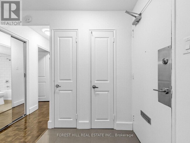 Photo - 35 Walmer Rd Unité 202