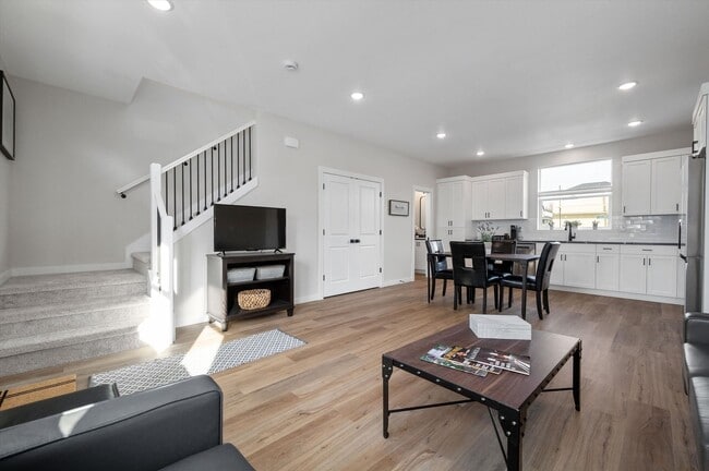 Building Photo - Move In Special Up to 3 Months Free- New c... Rental