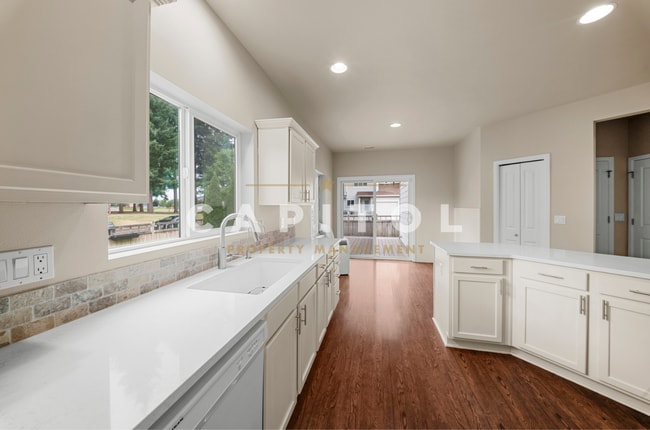 Photo - 5800 Balustrade Blvd SE