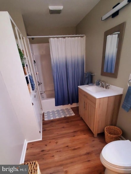 Photo - 404 N Main St