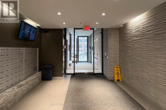 Photo - 508 Wellington St W Unité 601